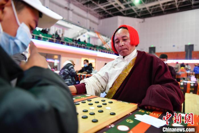 圖為比賽現(xiàn)場(chǎng)?！∝暩聛?lái)松 攝