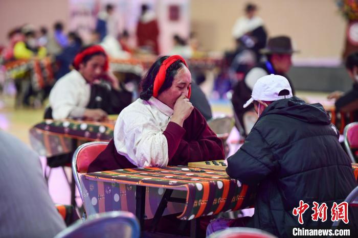 圖為比賽現(xiàn)場(chǎng)?！∝暩聛?lái)松 攝