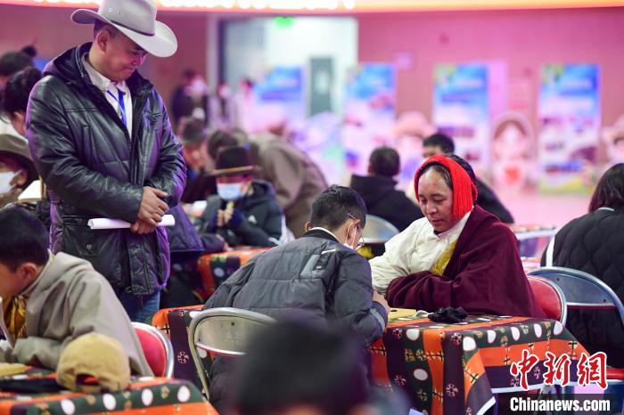 圖為比賽現(xiàn)場(chǎng)。　貢嘎來(lái)松 攝