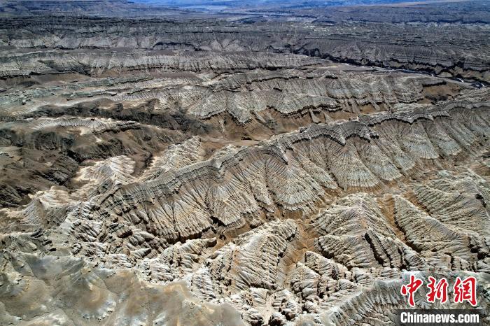 4月5日，西藏阿里札達(dá)土林。(無人機(jī)照片) 李林 攝