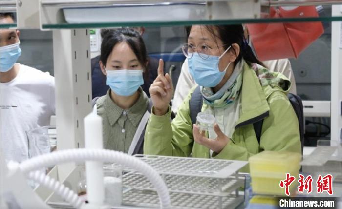 圖為西藏自治區(qū)市場(chǎng)監(jiān)督管理局舉辦2023年助力全區(qū)肉制品生產(chǎn)企業(yè)質(zhì)量提升專(zhuān)題培訓(xùn)班現(xiàn)場(chǎng)。　西藏自治區(qū)市場(chǎng)監(jiān)督管理局供圖