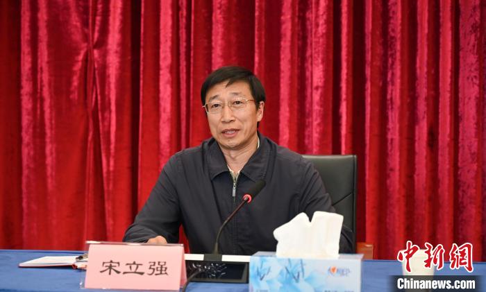 圖為西藏自治區(qū)黨委組織部副部長(zhǎng)、第十批援藏干部人才總領(lǐng)隊(duì)宋立強(qiáng)致辭。