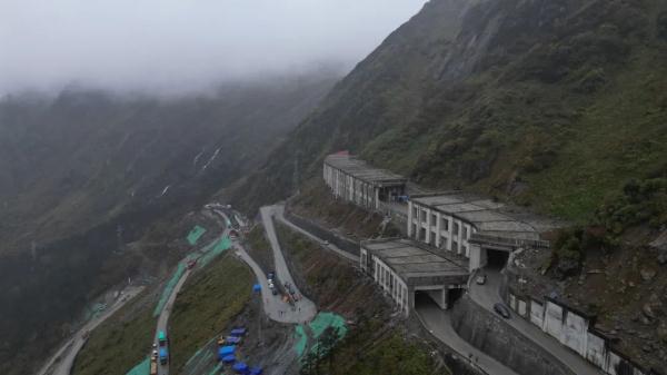 幾代建設(shè)者，歷經(jīng)半個(gè)多世紀(jì)完成！這是一條怎樣的公路？