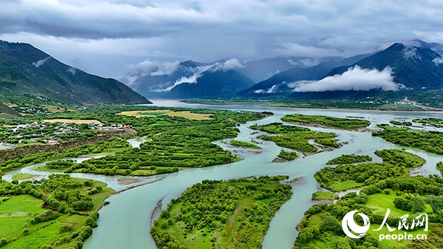 雅尼國家濕地公園風景如畫。人民網(wǎng)記者 次仁羅布攝