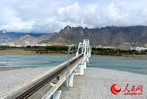 拉薩河特大橋。張敏穎 攝