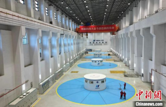 圖為水電站內(nèi)部?！⊥趵凇z